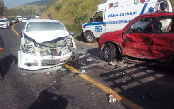 Seguridad Guanajuato: choca hija de Alcalde leonés en Santa Teresa/Se rompe acueducto en el Maluco.