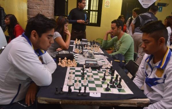 Conjugan deporte y cultura en el Primer Festival  Universitario de Ajedrez