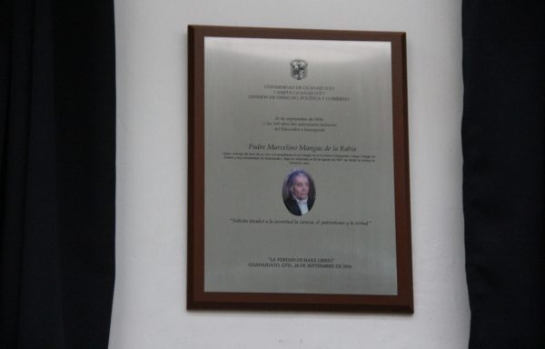 Honran en la UG memoria del Padre Marcelino Mangas, ícono de los valores universitarios