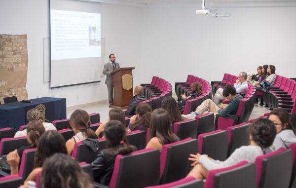 Presentan resultados del trabajo multidisciplinario en la UG