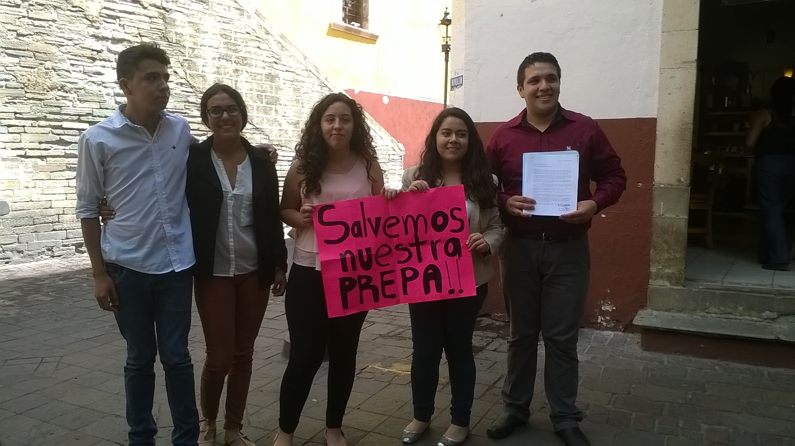 Preparatoria de la UG de León exigen cambio de director