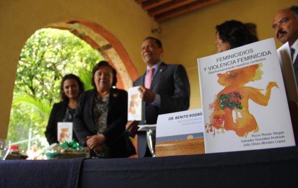 Presenta UG libro: “Feminicidios y violencia feminicida. Des/humanizando nuestros contextos”.