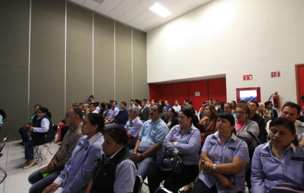 Dan charla de medicina preventiva al personal administrativo del Campus Guanajuato