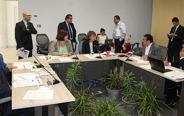 Propone Santiago García realizar estudio del Lago de Yuriria