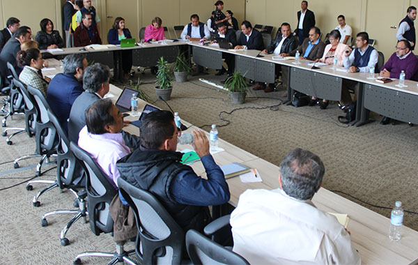 Proyectan en el Congreso acciones para limpiar la Laguna de Yuriria