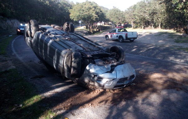 Vuelcan en carretera