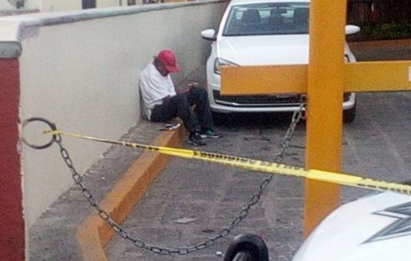 Muere septuagenario en la calle, cerca de la Cruz Roja