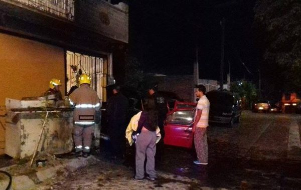 Se calcina auto en El Campanario