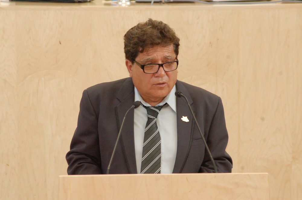Que se haga reducción en 50% en salarios de los tres poderes: Landeros Torres