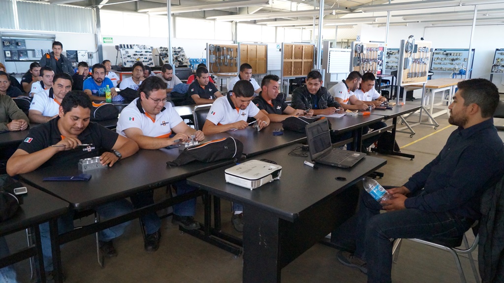 Se capacitan con Bécate más de 11 mil 950 trabajadores