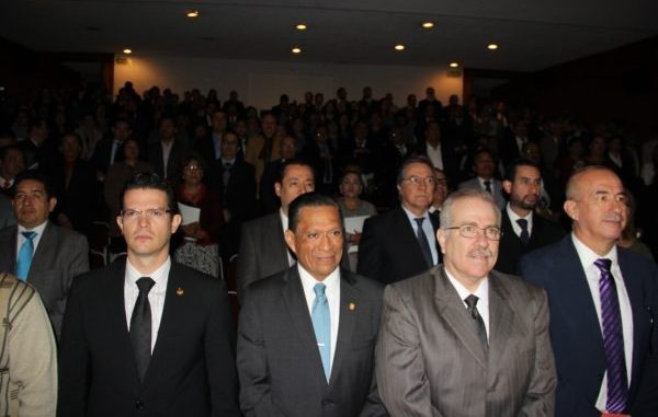 Asiste Rector General UG a informe del TCA