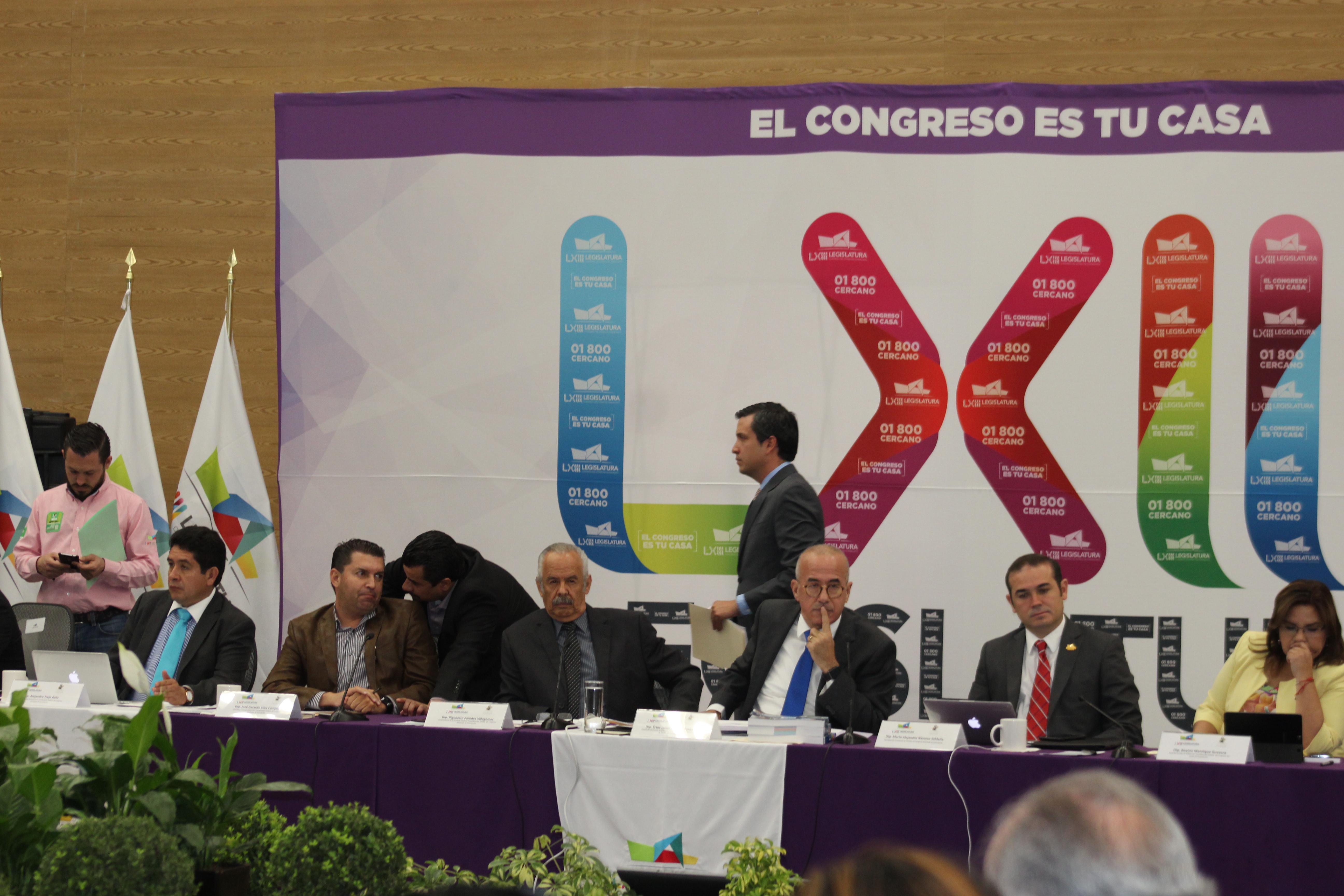 VACÍAS, DEMAGOGAS Y PREMEDITADAS RESPUESTAS EN GLOSA: PRI