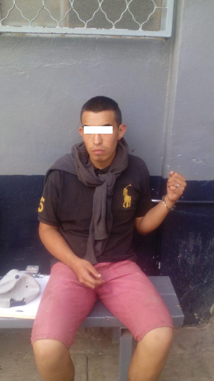 Se pasa un alto con moto robada frente a patrulla en Irapuato