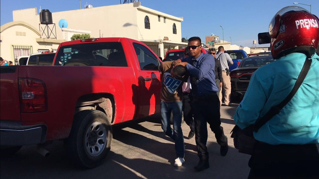 MOTORATAS ATACAN A BALAZOS A MINISTERIALES