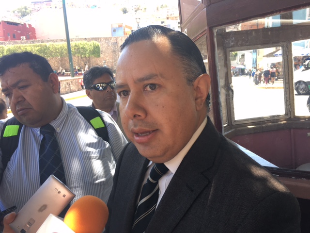 Verá alcalde con el Ayuntamiento si se bajan el sueldo