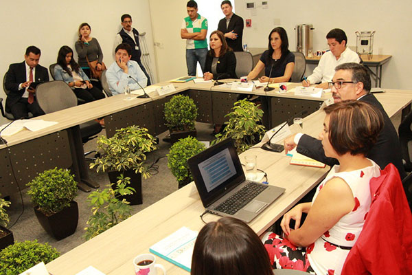 Comisión de Educación de Congreso local, se reúne con director de INEE