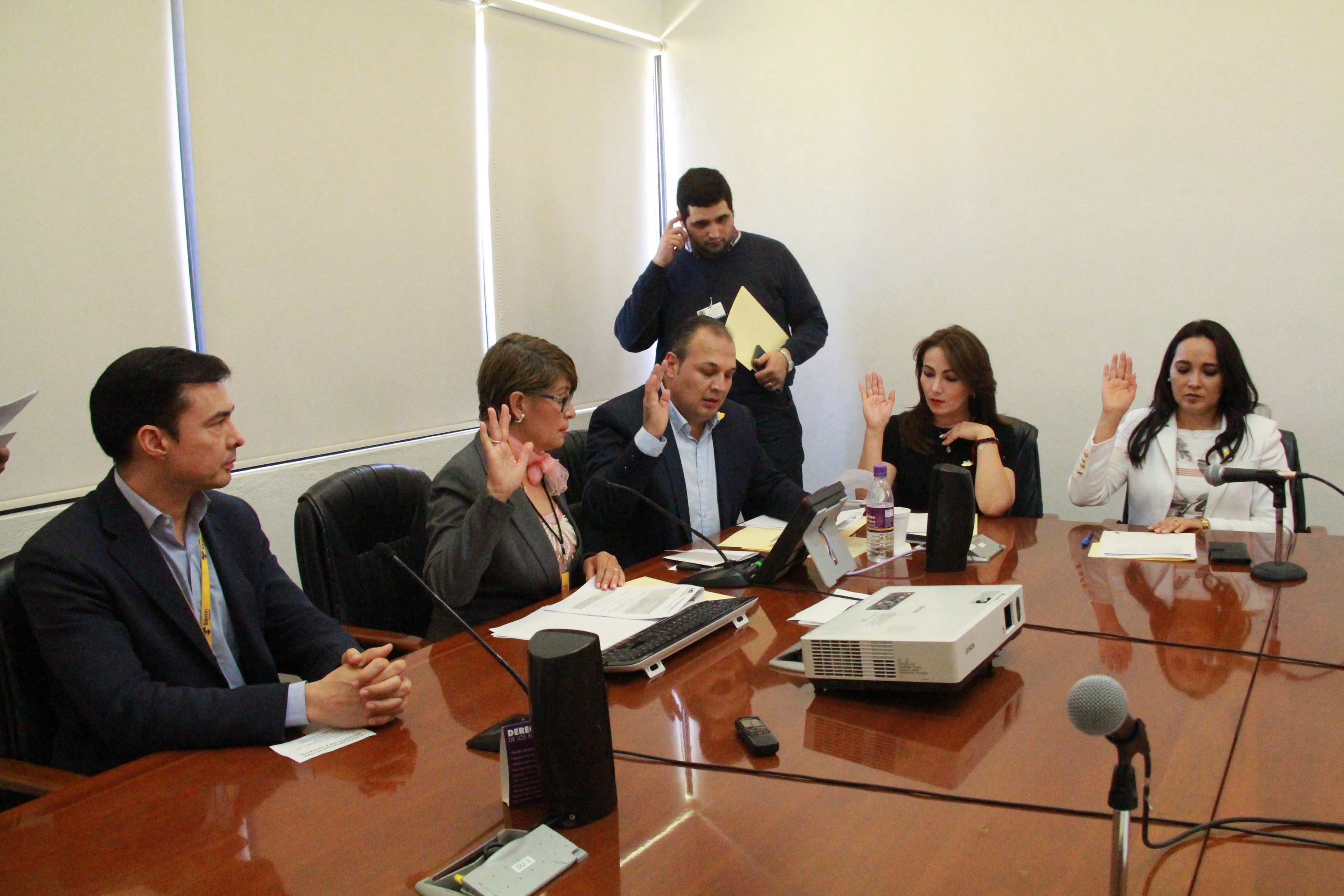 Sesiona comisión de Derechos Humanos de Congreso local en CRIT