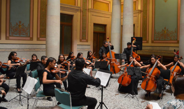 Ensamble de Cámara de Purísima del Rincón debuta en Palacio de los Poderes   