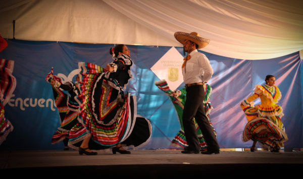Gran talento y energía en IX Encuentro Cultural del Colegio del Nivel Medio Superior UG