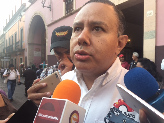 Desmiente alcalde a regidor; asegura que no es un fraude montado el caso de las becas