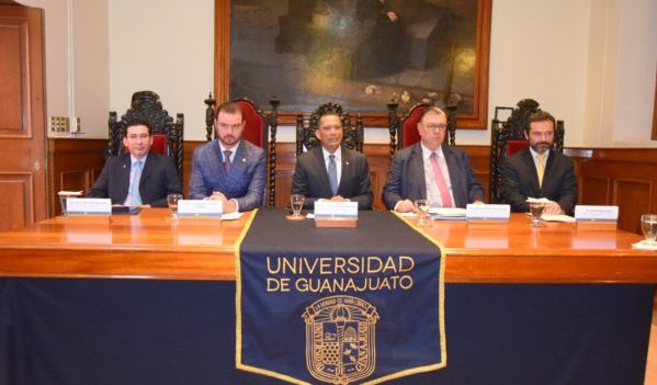 Inician las Jornadas de Derecho Laboral en la UG