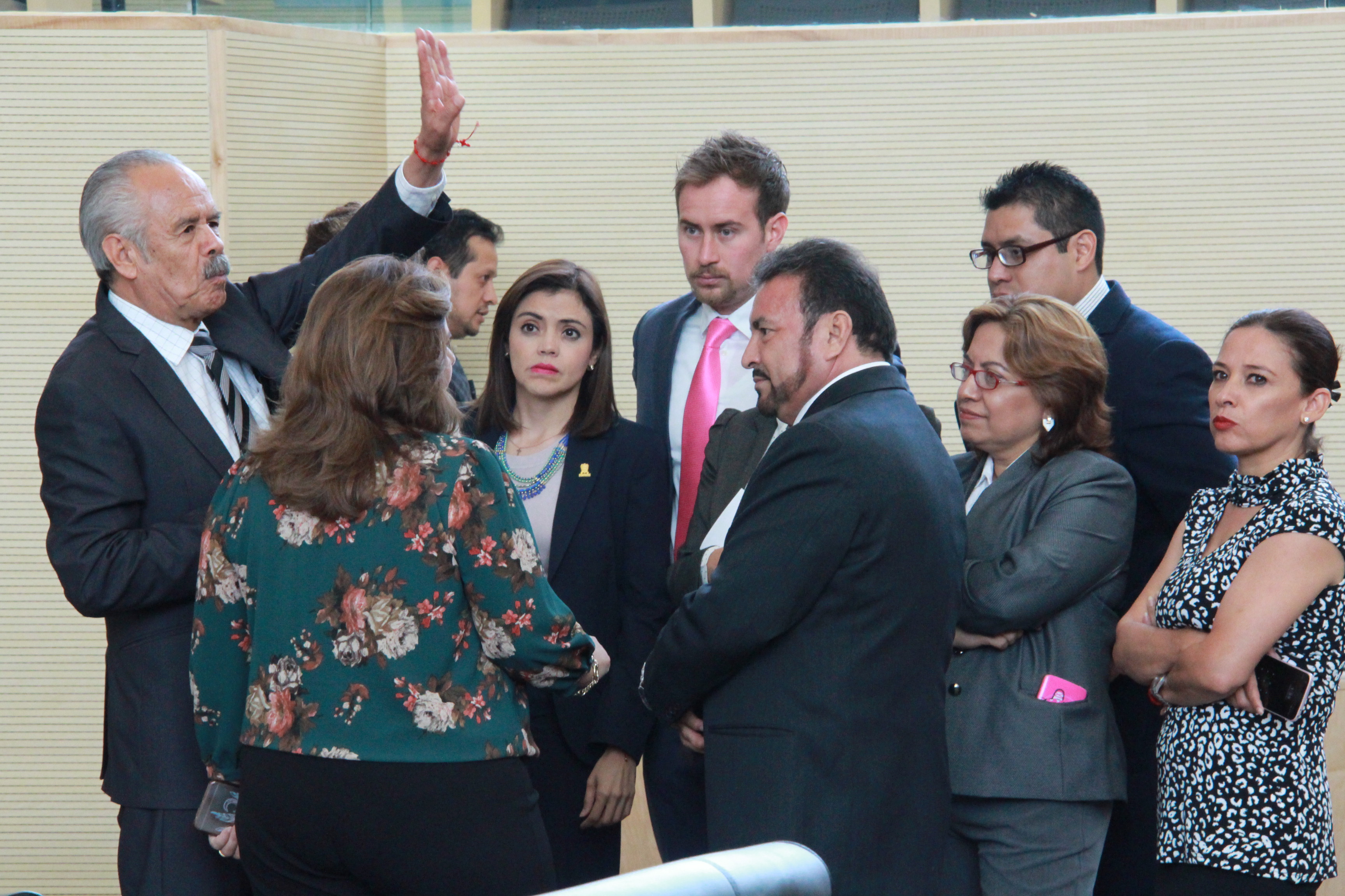 Polemizan nuevamente en el Congreso