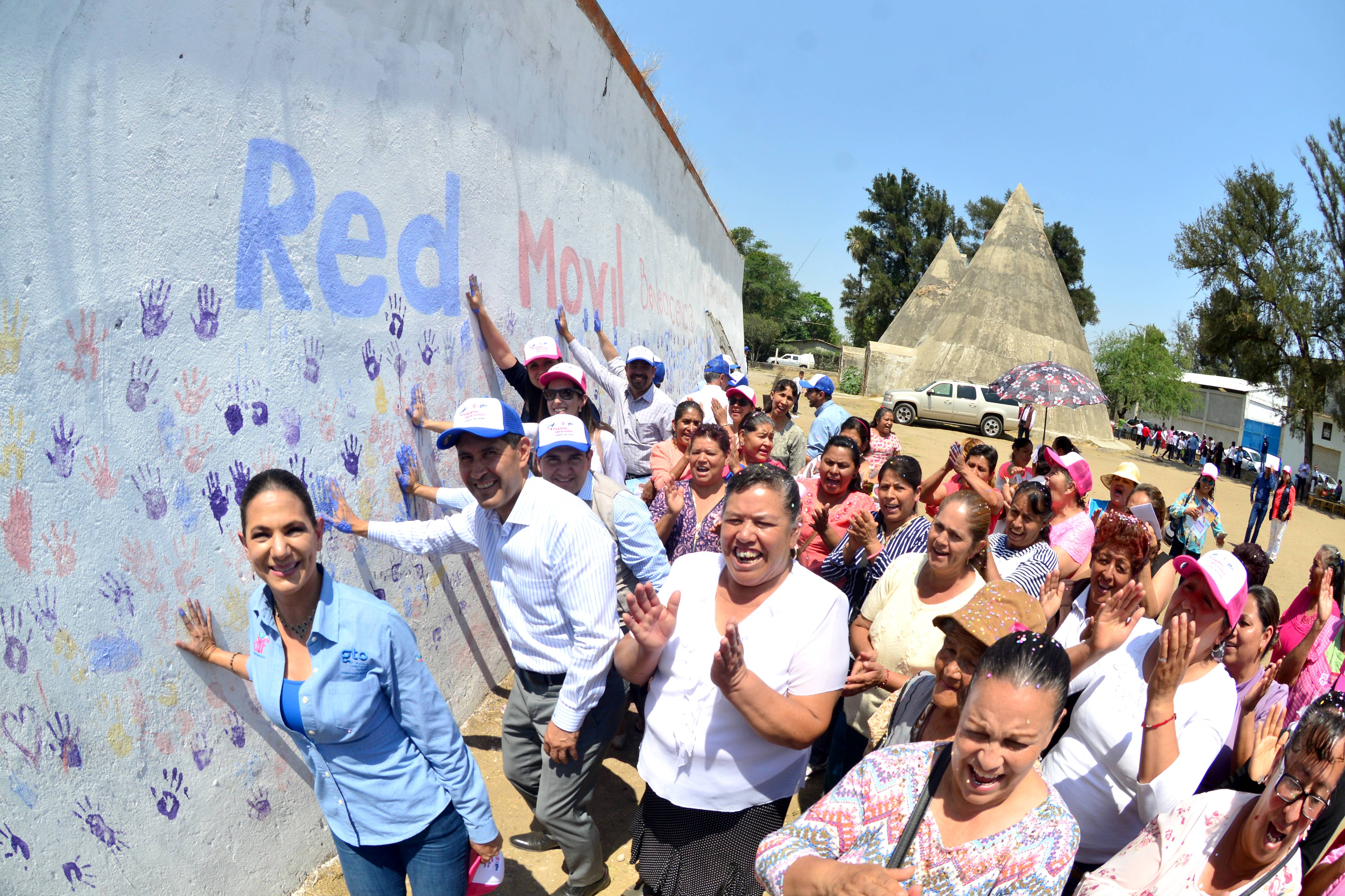DIF estatal y CIRT Guanajuato visitan a beneficiarios del Programa de Red Móvil