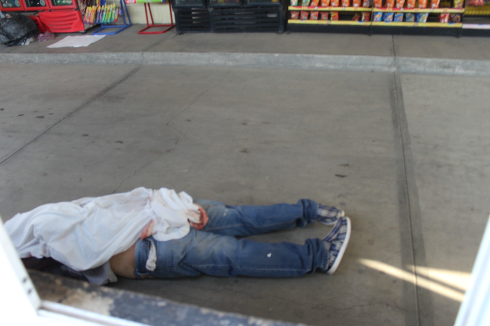 Acribillan a joven en depósito de cerveza en Pueblo Nuevo
