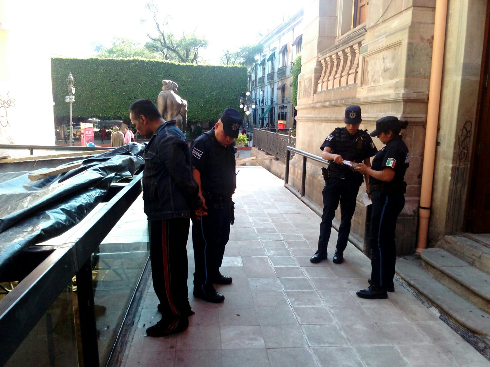 Detienen a hombre que intentaba robar el Teatro Juárez