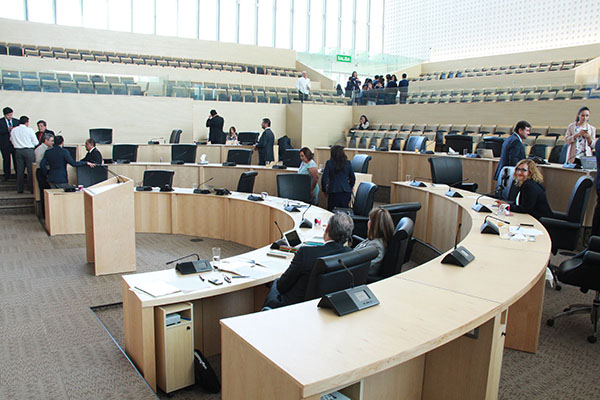 Rompe sesión oposición en Congreso por “agandalle”