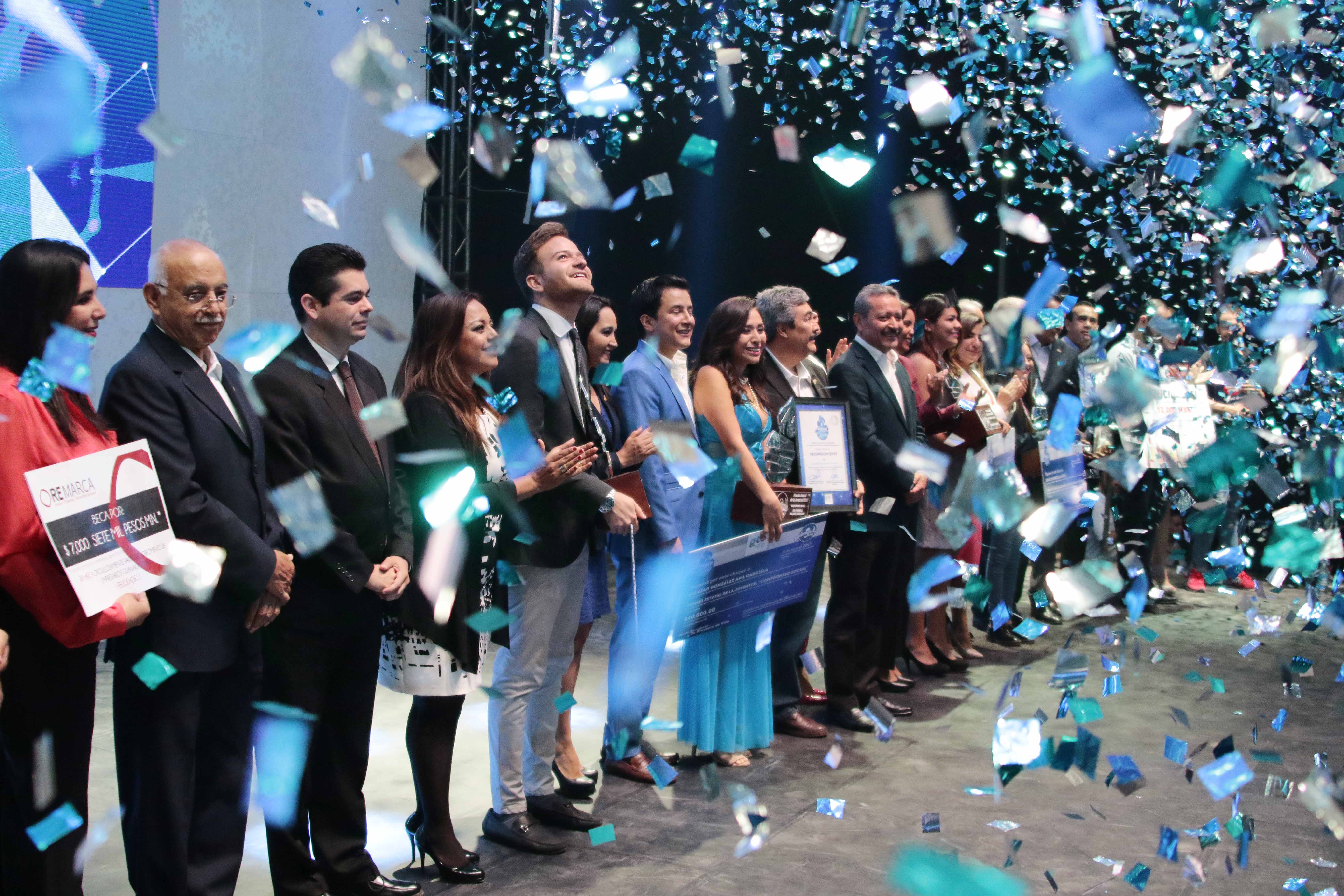  Entregan del premio estatal de la Juventud 2017