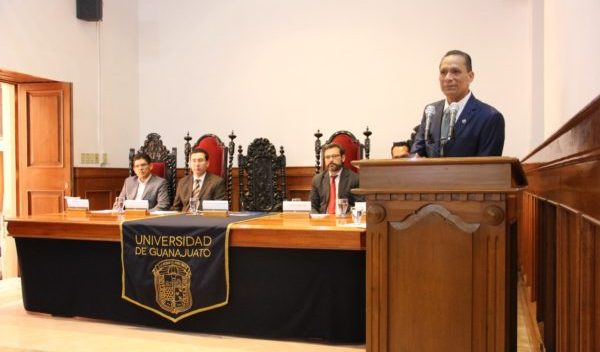 Exploran convergencias entre el Derecho y Literatura en Seminario de Política Criminal