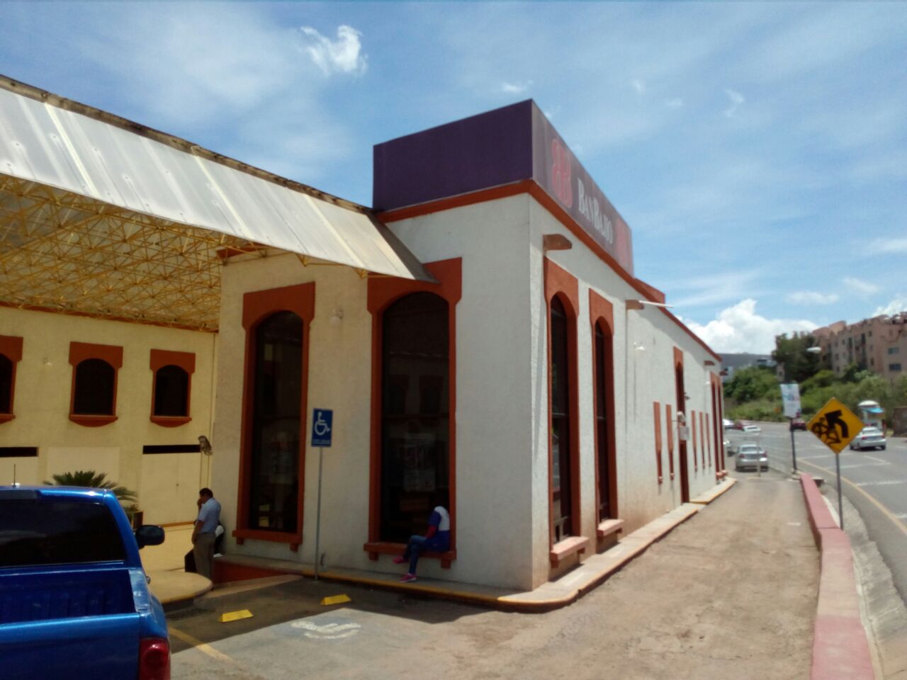 Roban sucursal bancaria en Marfil