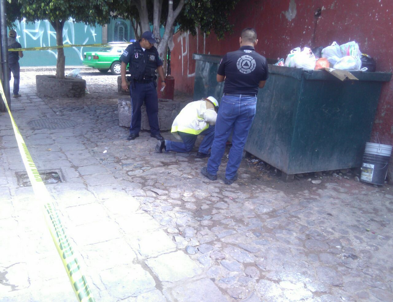 Localizan explosivos en la basura