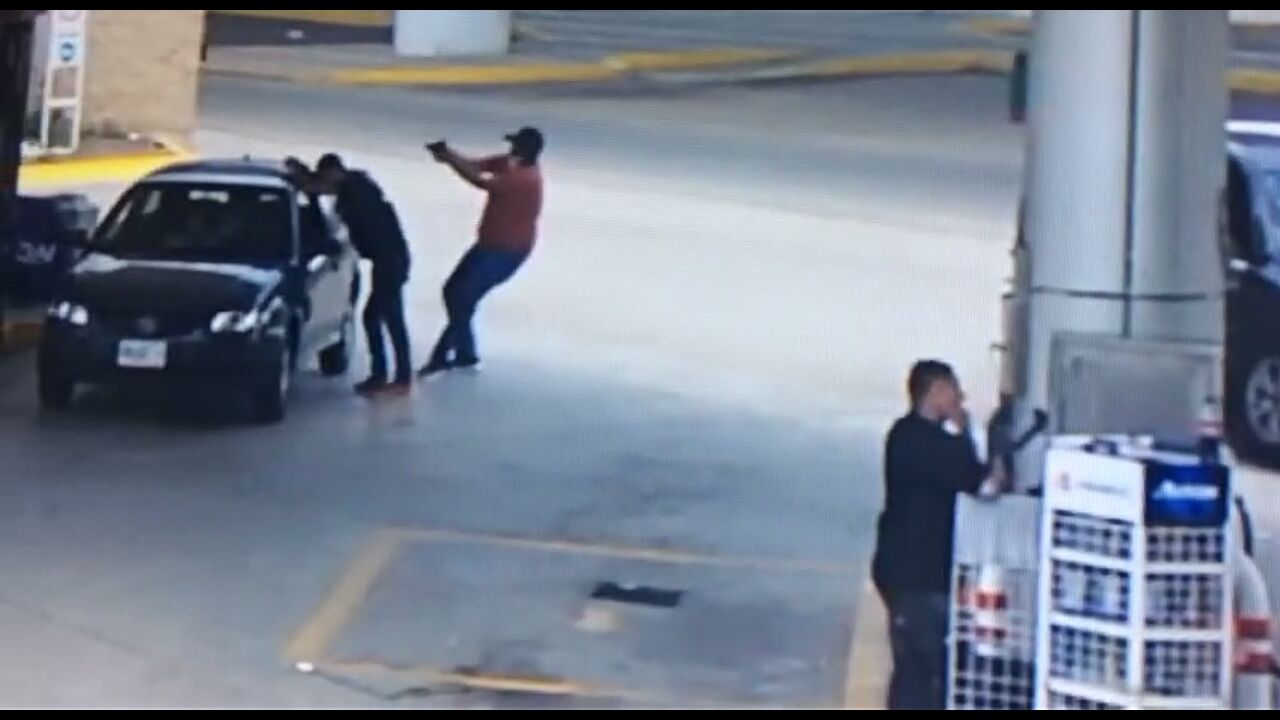 Lo matan frente a sus hijas