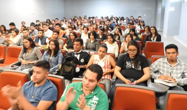Realiza UG Feria Internacional de Movilidad e internacionalización