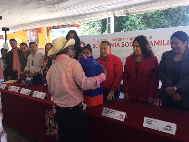 Apoyan al campo con entrega de herramientas para las comunidades