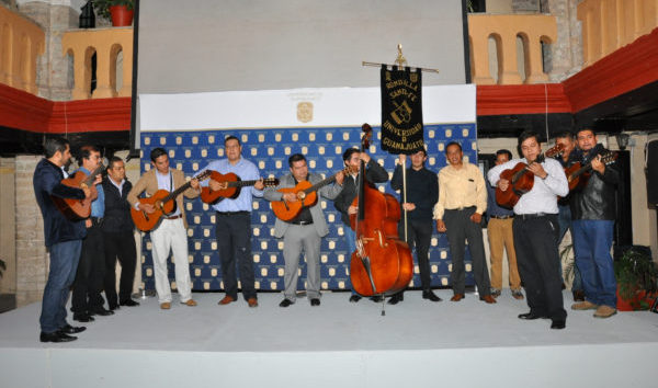 Rondalla Santa Fe de la UG presenta su nuevo disco para celebrar su 45 aniversario