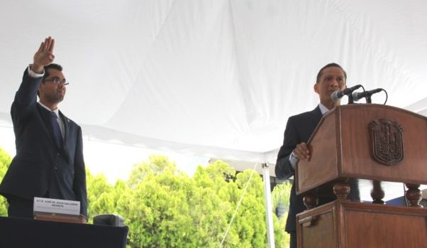 Rinde protesta el Mtro. José de Jesús Gallardo Negrete como primer Director de la ENMS Moroleón