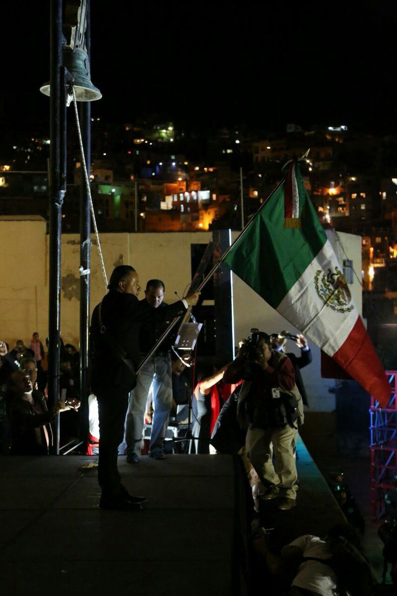 Celebran capitalinos grito de independencia en la Alhóndiga