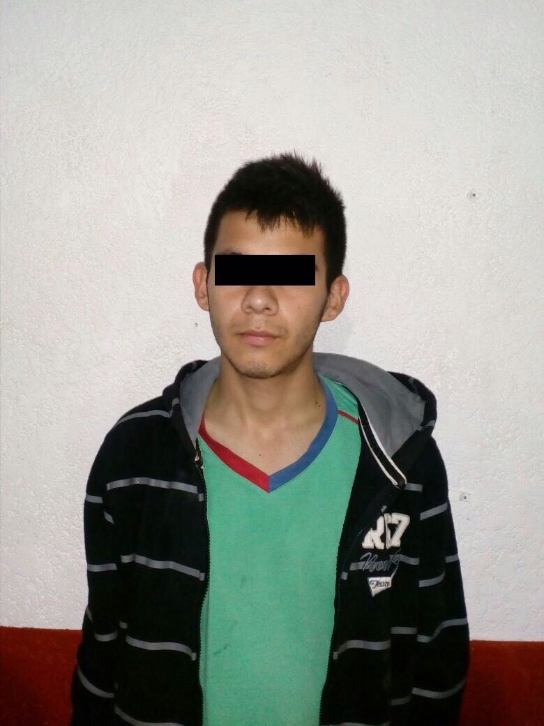 Detienen a dos narcomenudistas en la capital