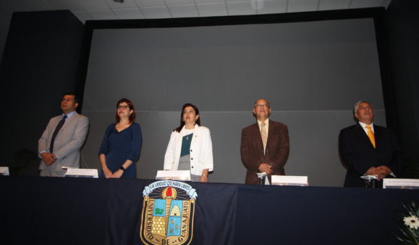 Vuelve modalidad de excelencia académica para titulación en posgrados en la UG