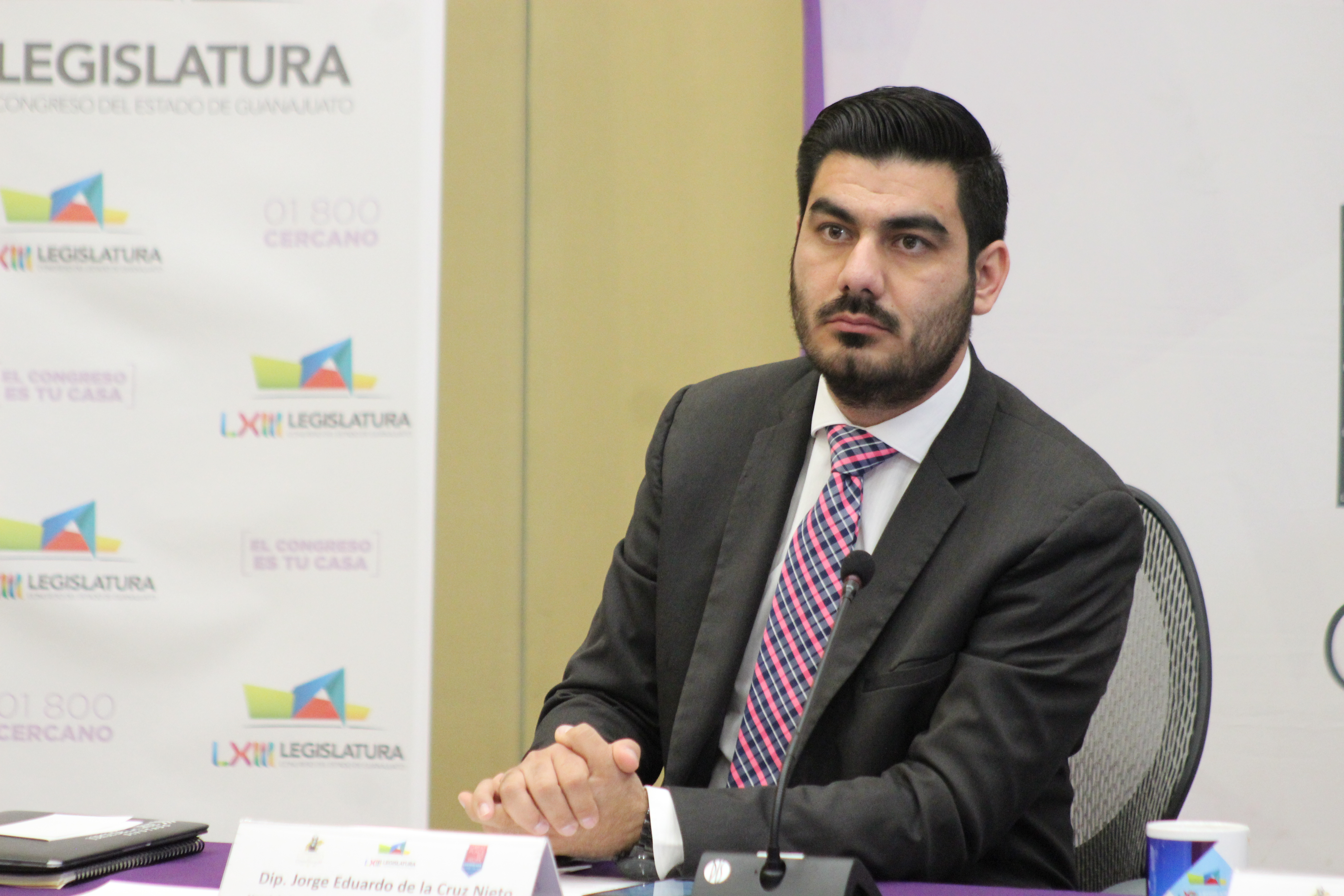 Aumentarán pena para los médicos que no actúen conforme a su normatividad