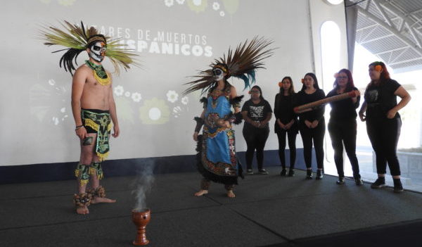 Enaltecen tradiciones mexicanas con concurso de catrinas y catrines en el Campus Celaya-Salvatierra UG