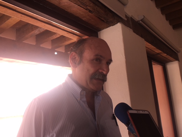 Regidor Emilio Arellano estalla contra la directora de Cultura