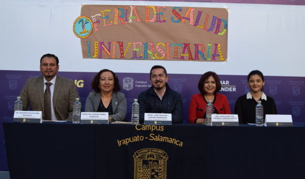 Alumnos UG reciben orientación y servicios en la Feria de Salud Universitaria en DICIVA