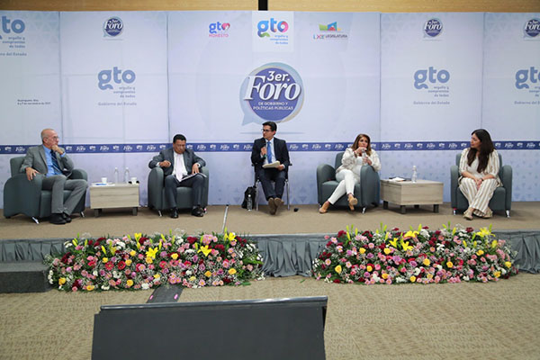 Realizan panel “Ética y Anticorrupción, bases para un buen Gobierno”