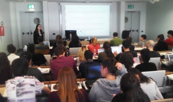 Estudiantes de Ciencias Sociales y Humanidades ponen en alto a la UG en Italia