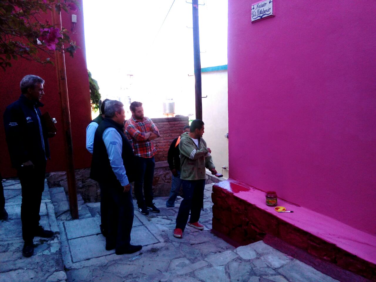 Pinta tu entorno beneficia a familias del cerro del cuarto