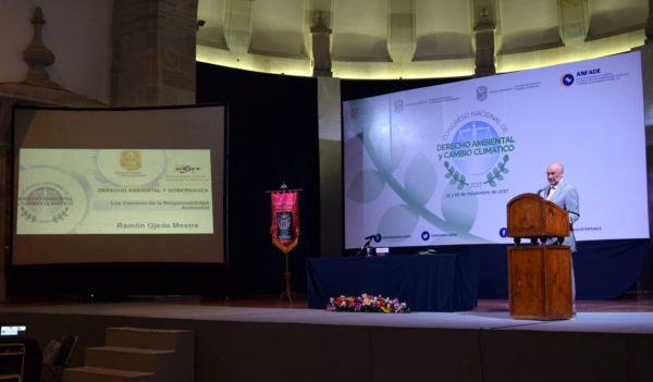 Experto habla en la UG sobre responsabilidad y Derecho ambiental
